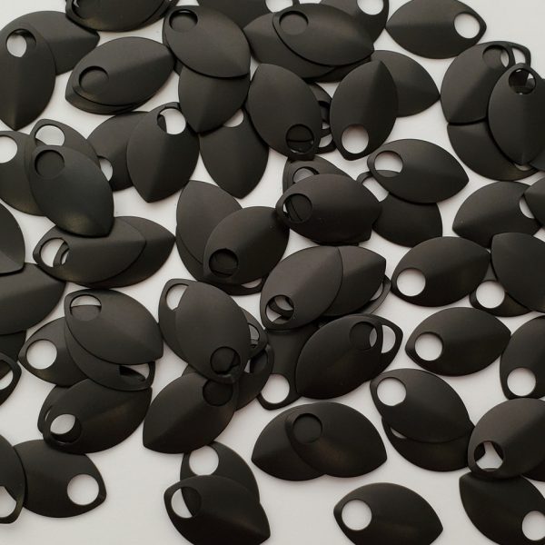 Black Anodized Aluminum scales in medium, 100 ct